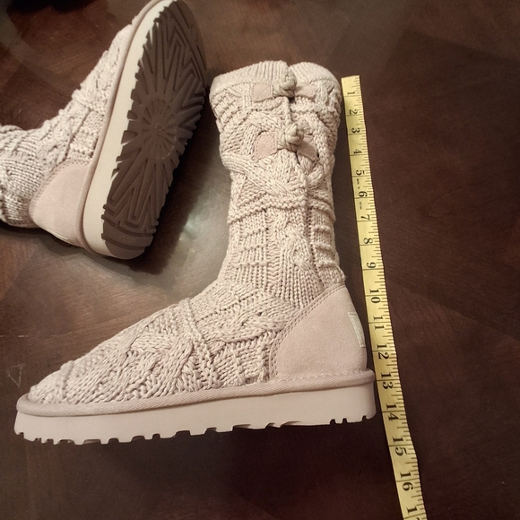 UGG Classic Tall Chunky Cable Knit Creamy White Boots  Women Size 7 - Picture 15 of 16